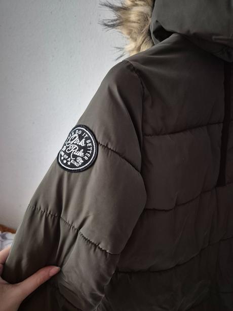 Dievčenská zimná bunda, c&a,140