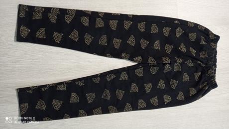 Čierne legínsy, 122