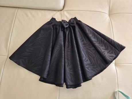 Čierna sukňa 152, 152