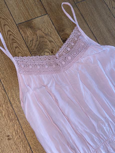 Bledoružové letné šaty, s