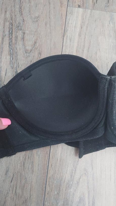 Cierna podprsenka, 75a