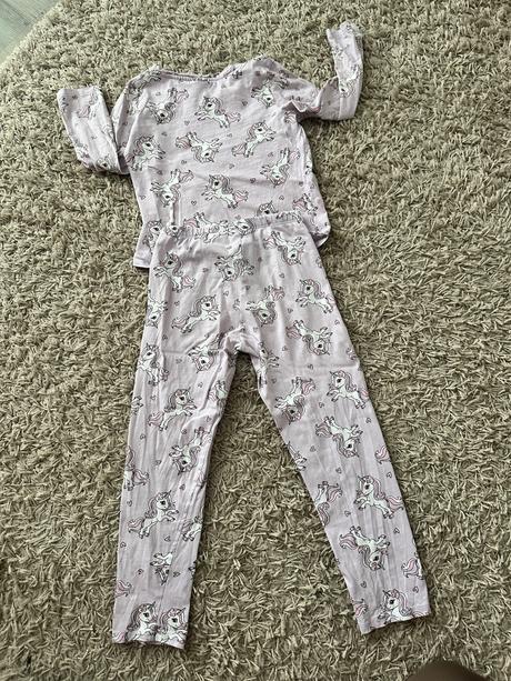 Bledofialove pyžamo s jednorožcami, h&m,110