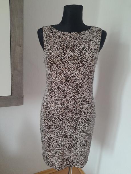 Tigrované šaty veľkosť l, stradivarius,l