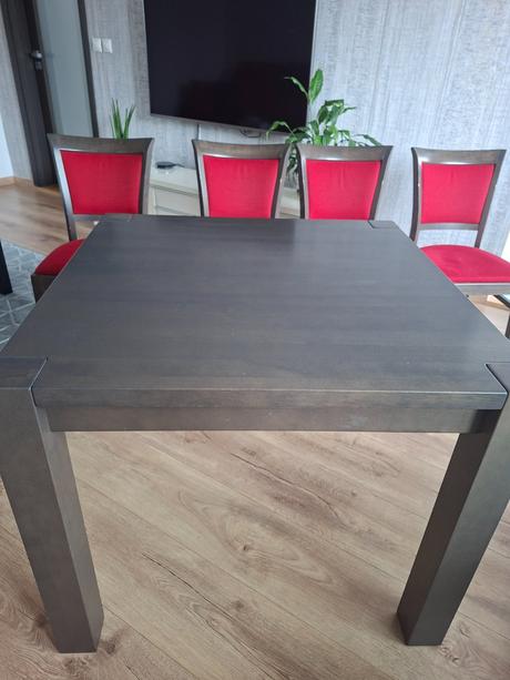 Jedálenský stôl + stoličky, 