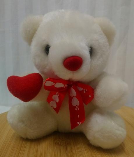 Plyšový biely medveď so srdiečkom, pms, 15 cm, 