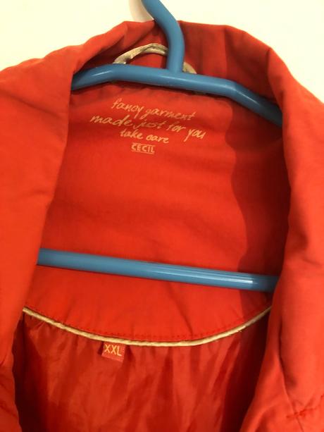 Červená bunda, xxl