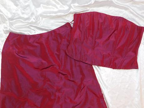 Velmi pekny spoločensky hodvabny kostym, 40