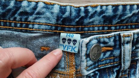 Kraťasy, v.140, 140