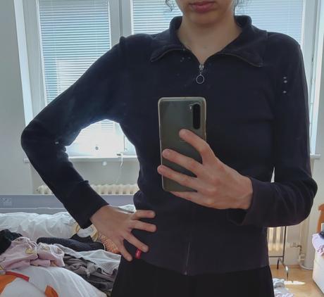 Tmavomodra mikina, esprit,m
