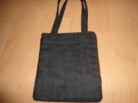 Mala cierna kabelka, 