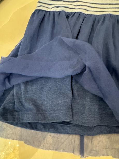 Dievčenské šaty, 128