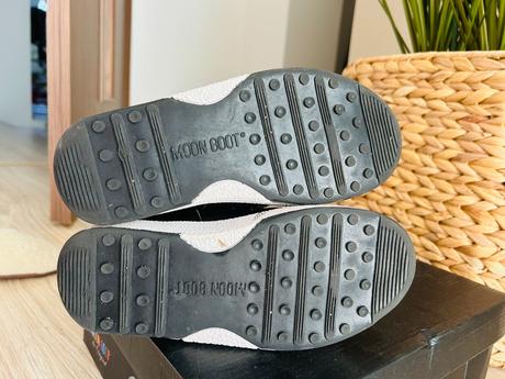 Krásne detské snehule značky moon boot, pc 130 eur, 33