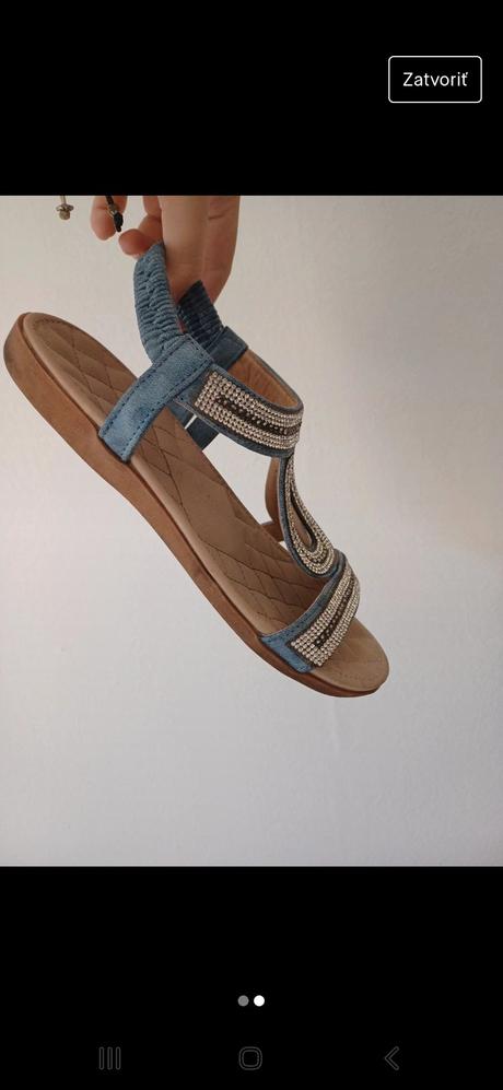 Sandalky, clara barson,36