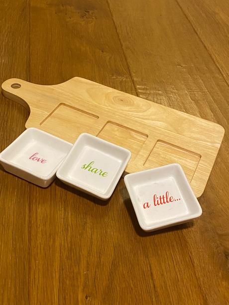 Servírovacia sada misiek na drevenom podnose, 