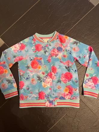 Romantická bomberka, monsoon,134