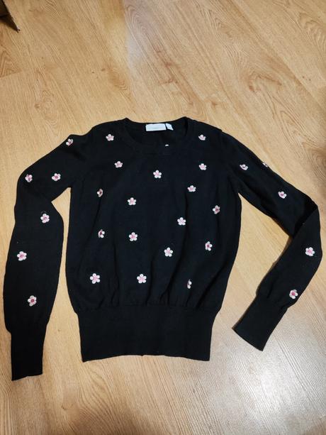 Upletovy pulovrik v.140, new look,140