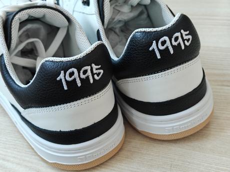 Barebarics wave - white & black 45 x331, be lenka,45