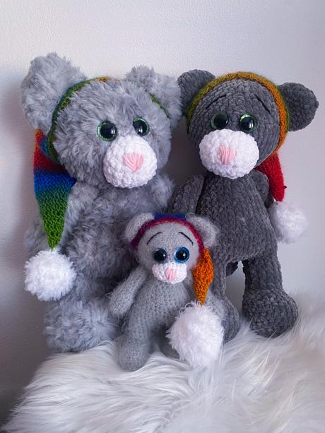 Háčkovaní mackovia,