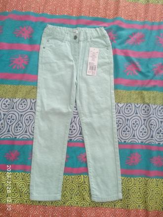 Nove strecove nohavice, f&f,122