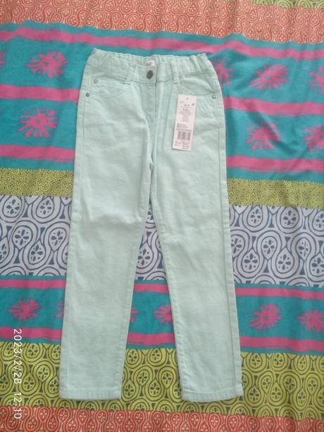 Nove strecove nohavice, f&f,122