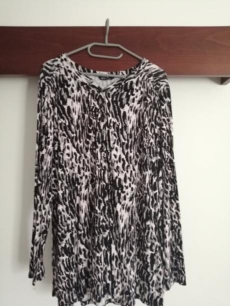 Vzorovaný top bielo-ružovo-sivo-čierny, xl