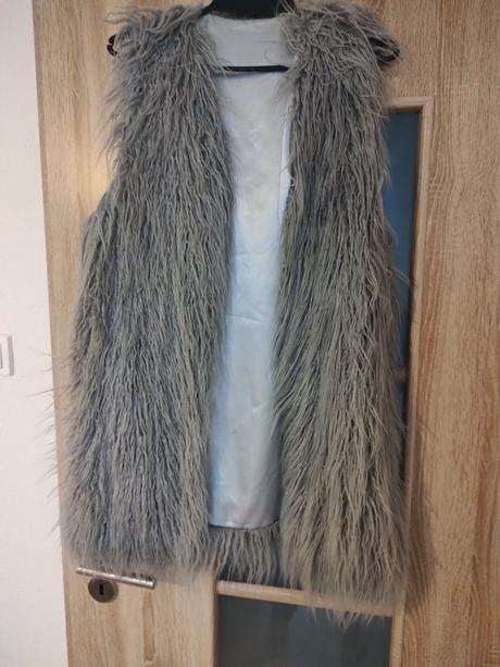 Kožušinová vesta, 40