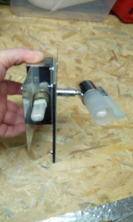 Malá nástenna lampa plus žiarovky, 