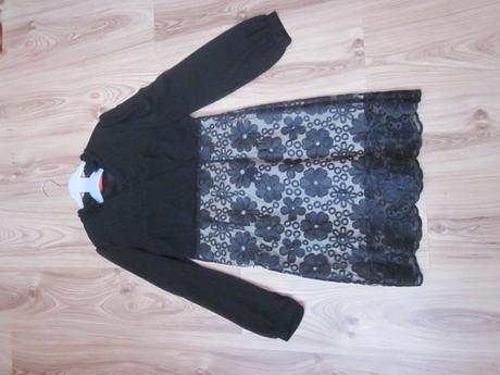 Vyšívané šaty, s