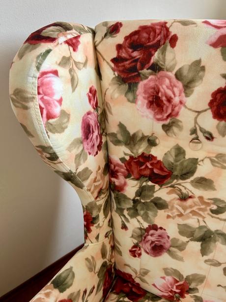 Dizajnové kreslo ušiak kvalitná kvetinová látka, 