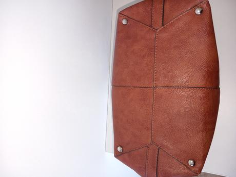 Hnedá kabelka do ruky s prídavným ramienkom, 