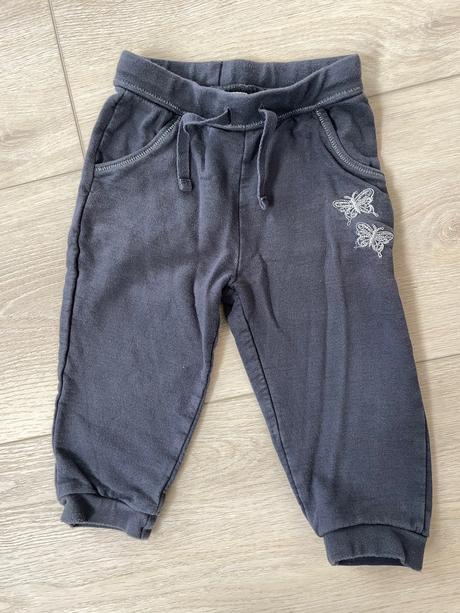 Tepláky s motýľmi, topomini,86