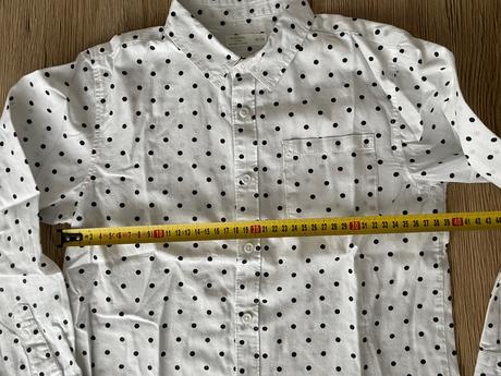 Bodkovaná košeľa, 140