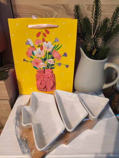 Misky na oriešky v tvare stromu,