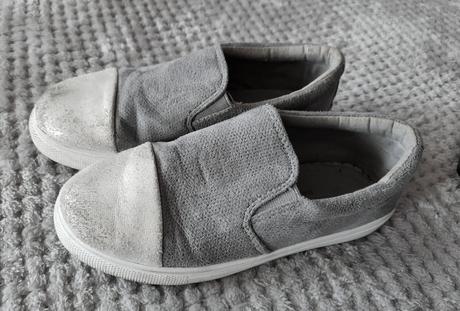 Slip-on, 32