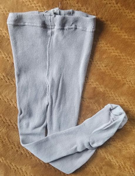 Bledohnede rebrovane pancuhy, 104