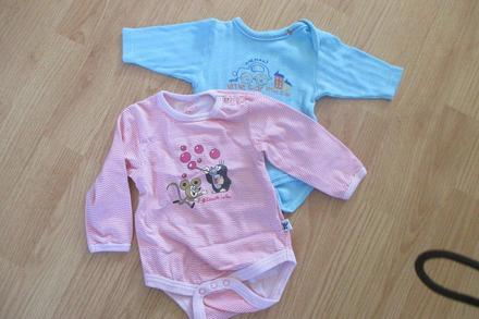 Dve body s dlhým rukávom, 56