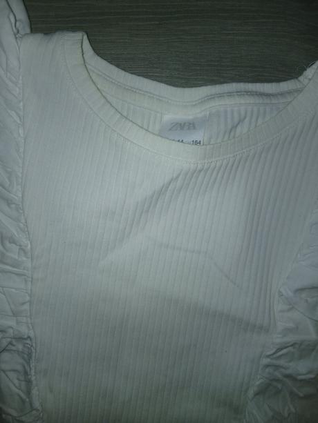 Crop top s volanmi, zara,158