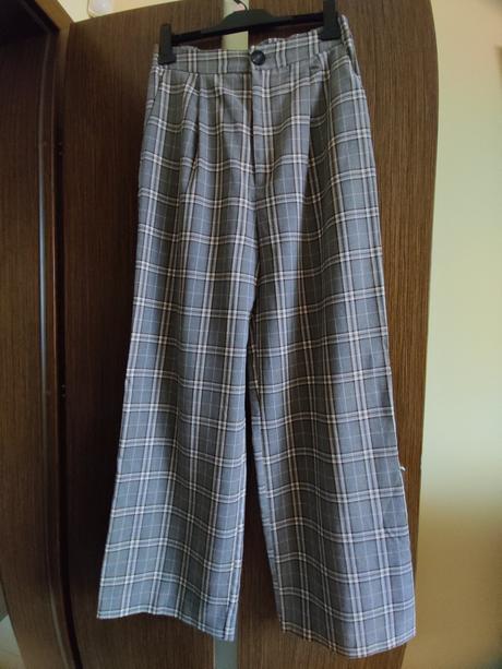 Sede karovane elegantne nohavice s vysokym pasom, 40