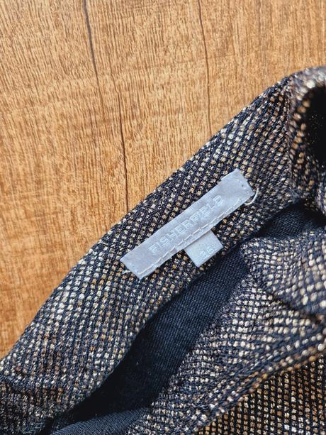 Trblietavé šaty, s