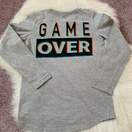 Šedé tričko s lebkou, chapter young,134