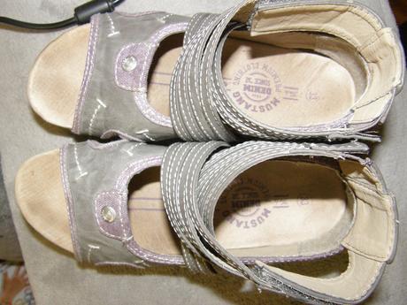 Sandláky, mustang,33