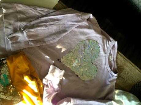 2x mikiny, veľ. 158, spolu 6 eur, 158