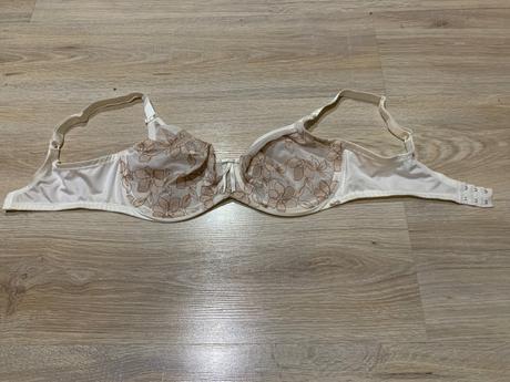 Podprsenka80e, triumph,80e