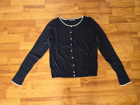 Sveter s bielou obrubou, orsay,m