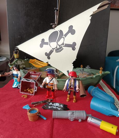 Plávajúca pirátska loď, 