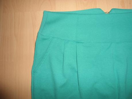 Zelena sukna reserved, reserved,xs