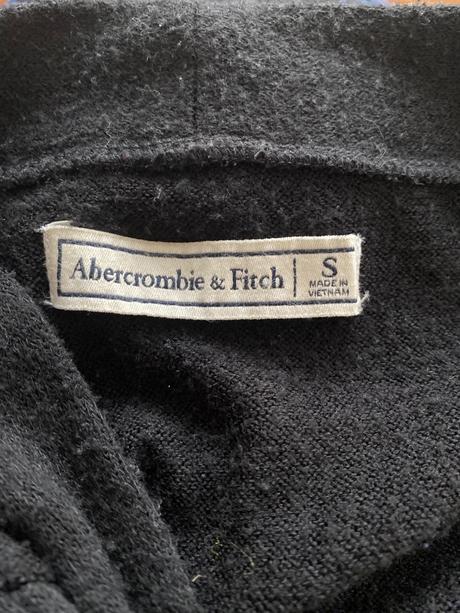 Cierny predlzeny sveter, abercrombie&fitch,s