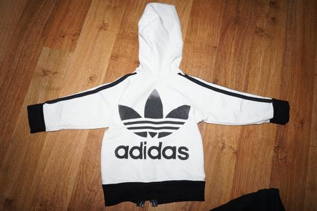 Mikinka a tepláky, 92