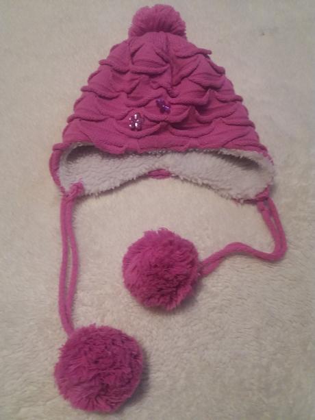 Teplucka ciapka s brnbolcami, 104