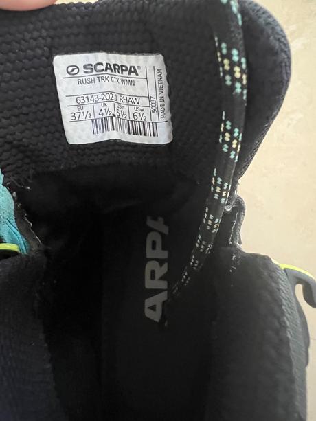 Topanky scarpa, 37